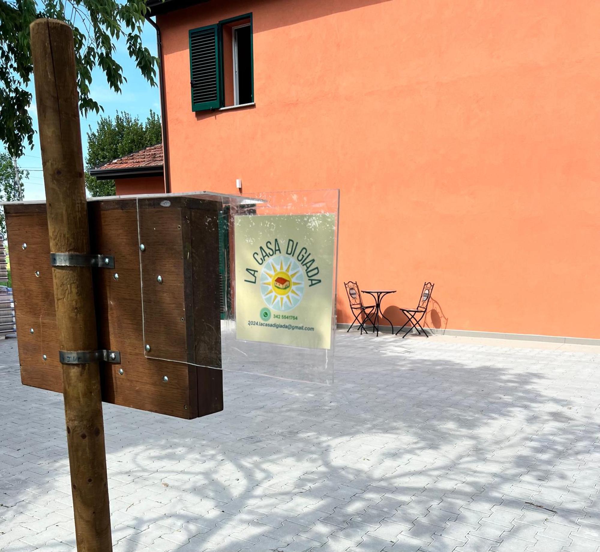 Guesthouse La Casa Di Giada Uscita Autostrada Di Imola Buitenkant foto